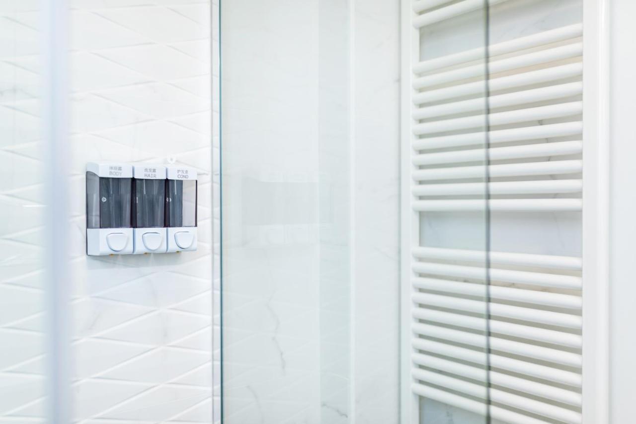 Elegante Y Centrico Alojamiento En Granada Appartement Buitenkant foto