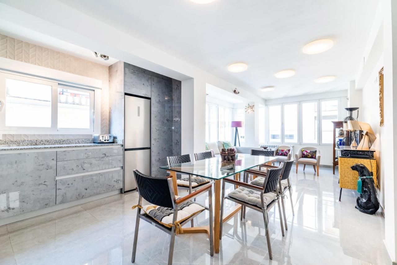 Elegante Y Centrico Alojamiento En Granada Appartement Buitenkant foto