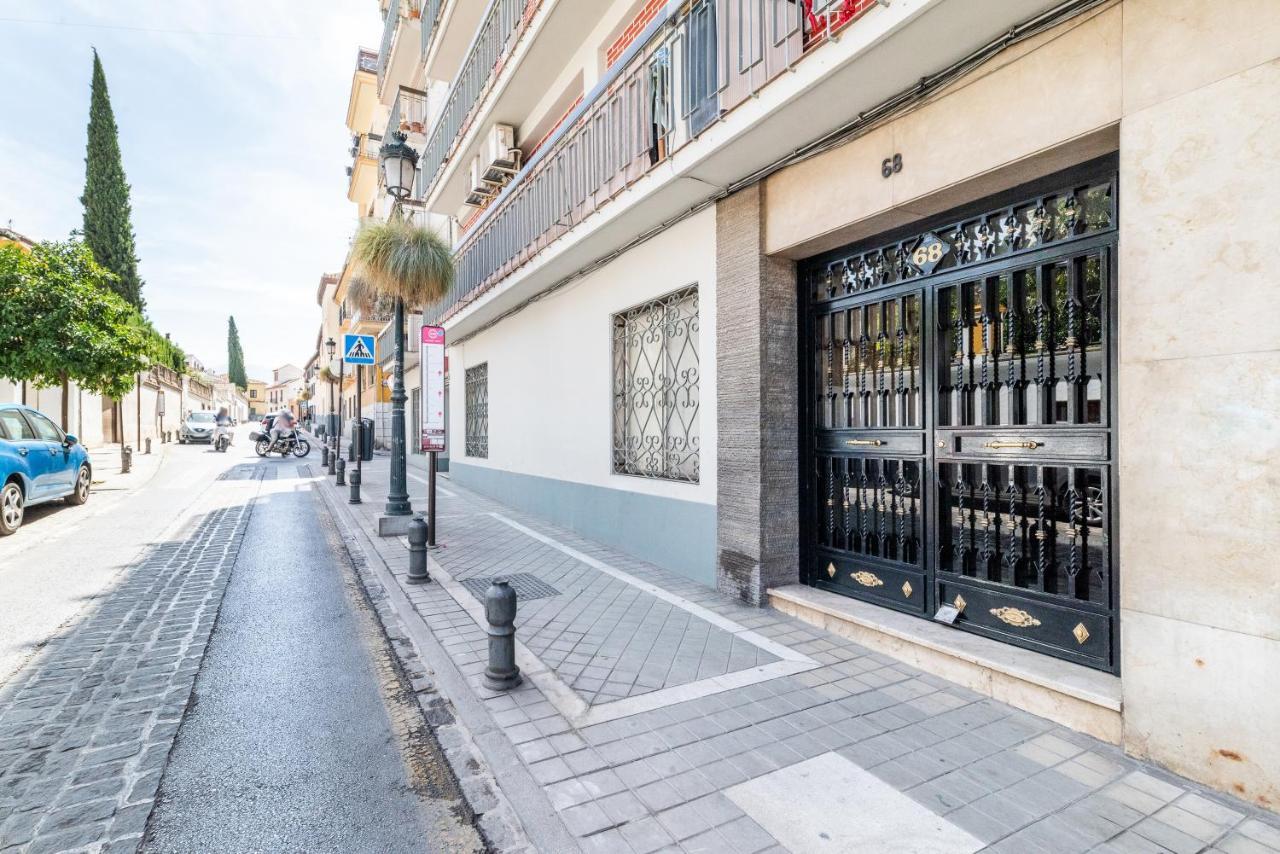 Elegante Y Centrico Alojamiento En Granada Appartement Buitenkant foto